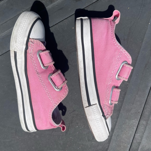 Toddler Converse All Star Chuck Taylor - size 7. - Picture 12 of 13